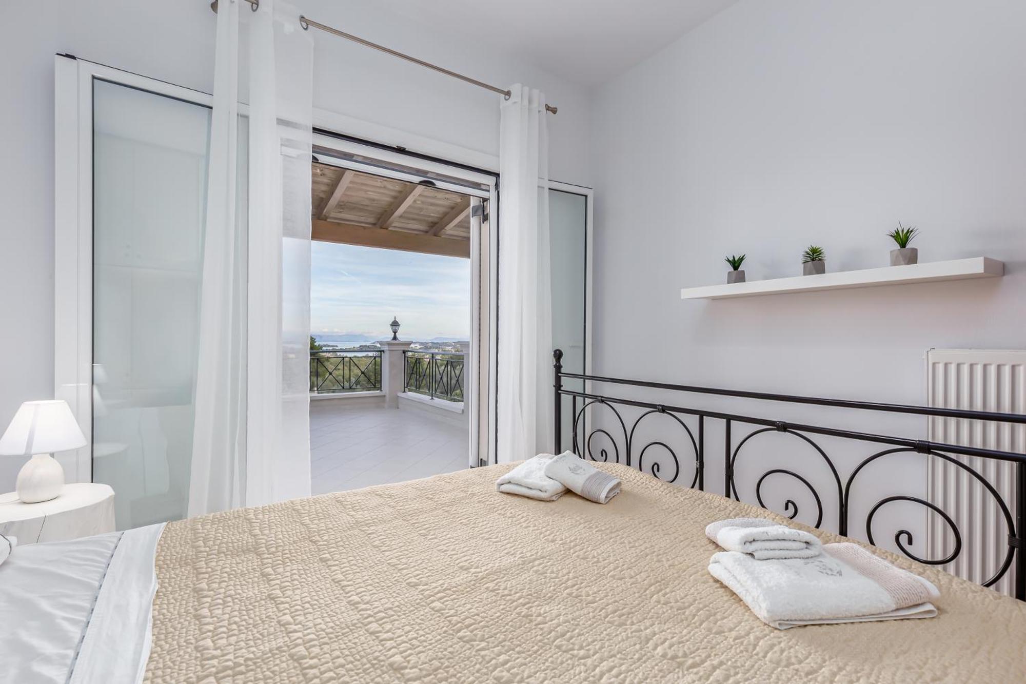 Olivia Corfu - Amazing Sea-view 3 Bedroom With A Pool