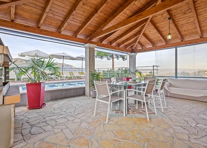 Villa Olivia Corfu - Amazing Sea-View 3 Bedroom Villa With A Pool