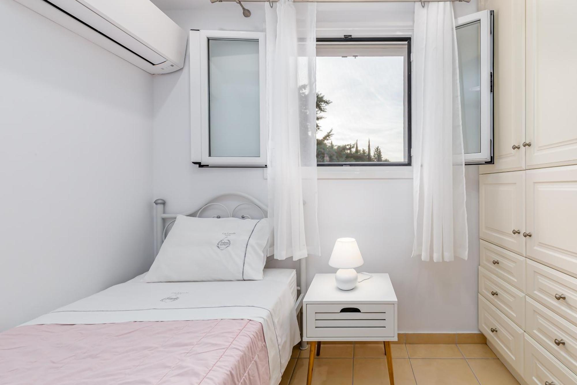Olivia Corfu - Amazing Sea-view 3 Bedroom With A Pool